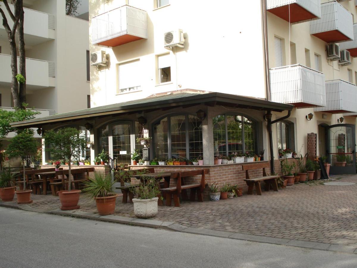 La Quercia Hotel Lignano Sabbiadoro Kültér fotó
